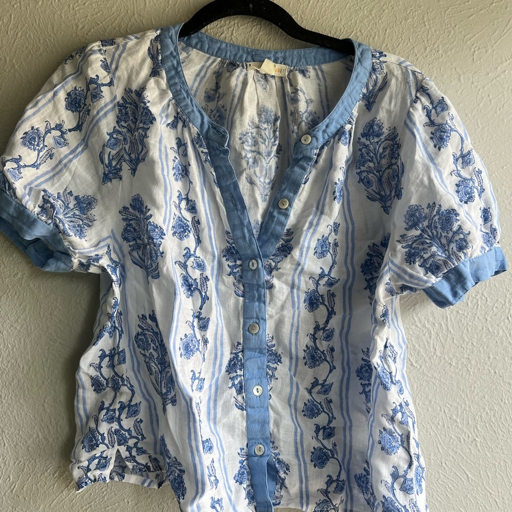 Roller Rabbit blue print linen top